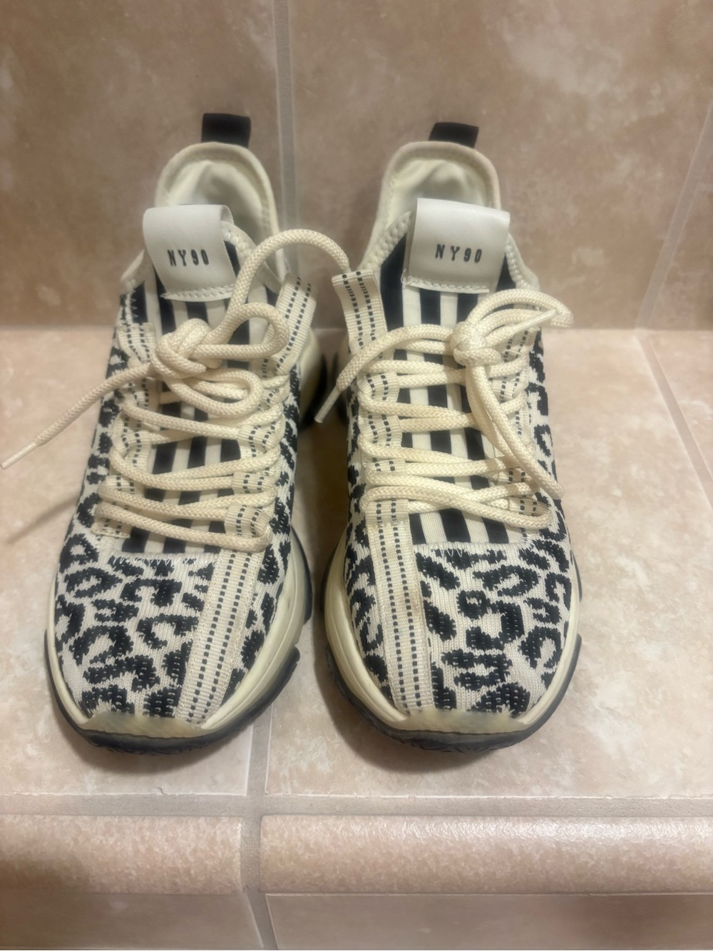 Steve Madden Black and Cream Patterned Knit Sneakers